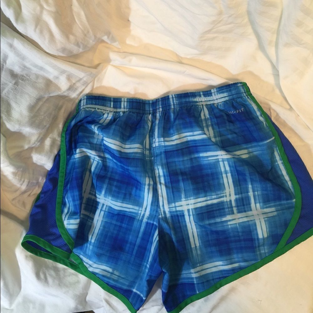 New Nike shorts - Picture 2 of 4